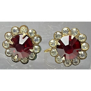 Vtg Ruby Red Clear Rhinestone Flower Cluster Halo Screw Back Earrings Gold Tone
